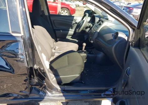 2015 Nissan Versa 1.6 S+ z USA, uszkodzony, nr VIN 3N1CN7AP7FL931404